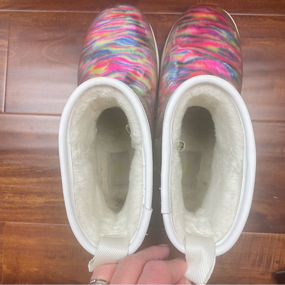 UGG Classic Clear Mini Pixelate Boots - Picture 13 of 16